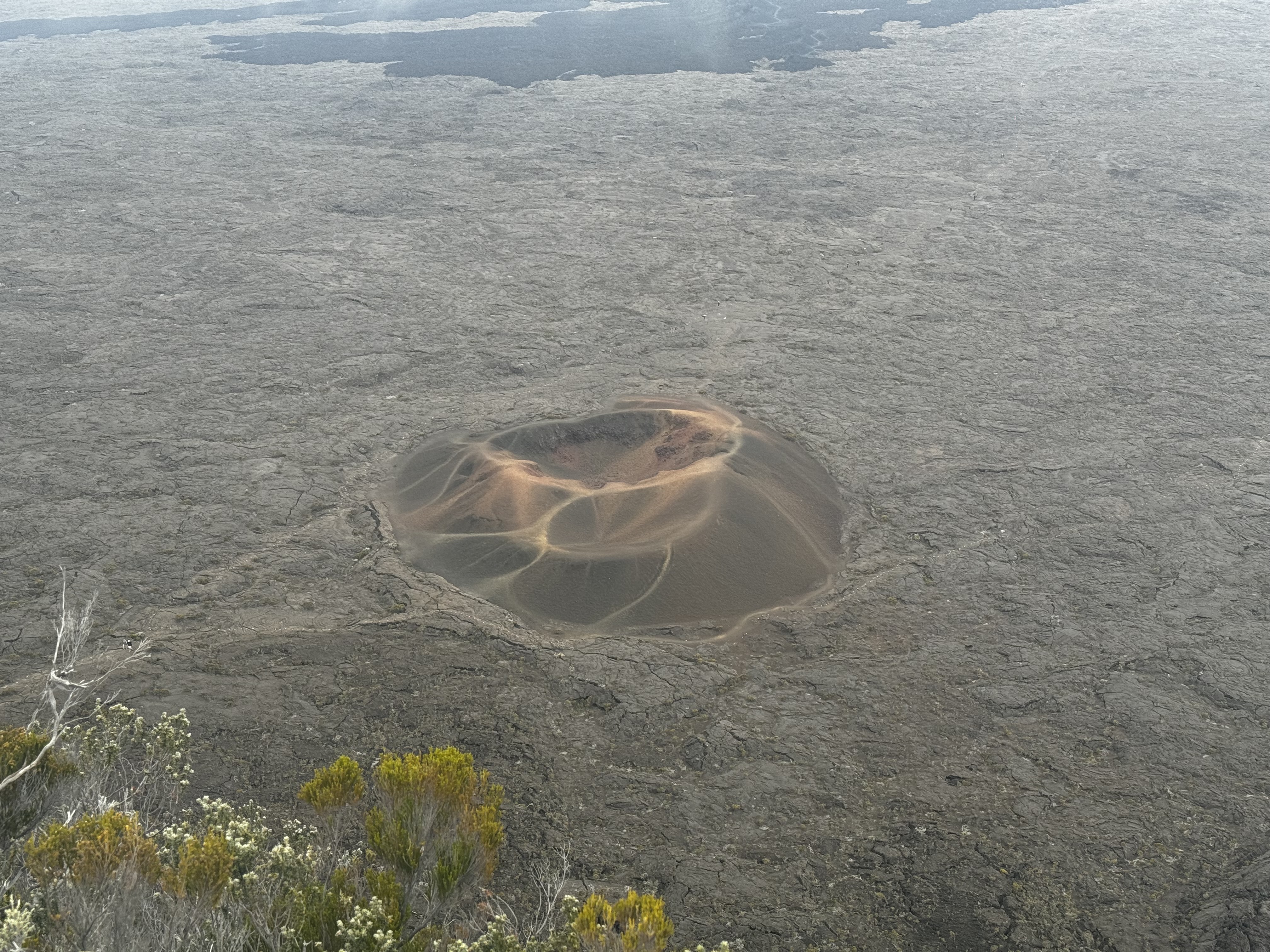 Bébé cratère proche du Piton de la fournaise